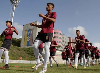 La sub20 y la sub17 Vinotinto de fútbol entrenan en el CNAR Margarita